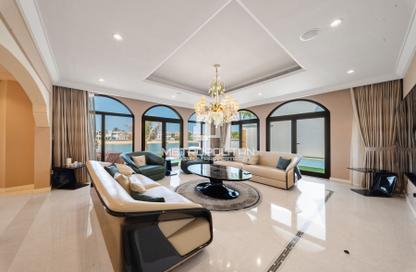 Villa - 5 - 7 for sale in Garden Homes Frond P - Garden Homes - Palm Jumeirah - Dubai