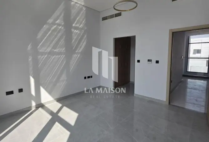 123821221 - Property Image 3