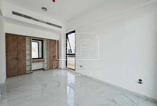 71083997 - صورة العقار 2