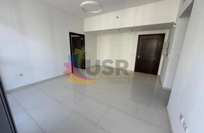 شقة - غرفة نوم - 2 حمامات للايجار في برج زيزي - البرشاء 1 - البرشاء - دبي