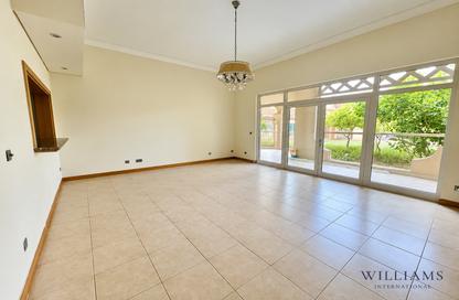 Apartment - 2 - 3 for rent in Al Anbara - Shoreline Apartments - Palm Jumeirah - Dubai