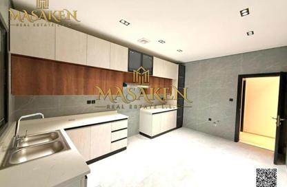 Villa - 4 Bedrooms - 6 Bathrooms for rent in Al Helio 2 - Al Helio - Ajman