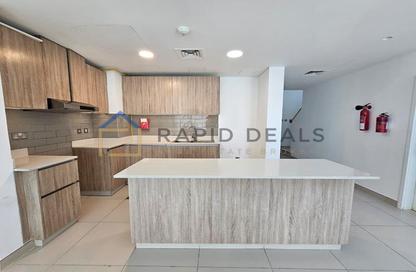 Apartment - 2 - 3 for rent in The Pulse Townhouses Cluster 40 - The Pulse Townhouses - The Pulse - Dubai South (Dubai World Central) - Dubai Apartment - 2 - 3 for rent in The Pulse Townhouses Cluster 40 - The Pulse Townhouses - The Pulse - Dubai South (Dubai World Central) - Dubai