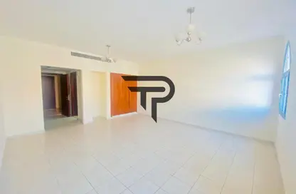 شقة - 1 حمام للايجار في مبنى إن14 - طراز فارسي - المدينة العالمية - دبي