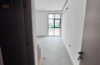 Apartment - 1 Bedroom - 2 Bathrooms for rent in Ajman Corniche Residences - Ajman Corniche Road - Ajman