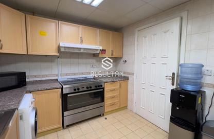 Apartment - 3 Bedrooms - 4 Bathrooms for rent in Al Otaiba Tower - Al Najda Street - Abu Dhabi Apartment - 3 Bedrooms - 4 Bathrooms for rent in Al Otaiba Tower - Al Najda Street - Abu Dhabi
