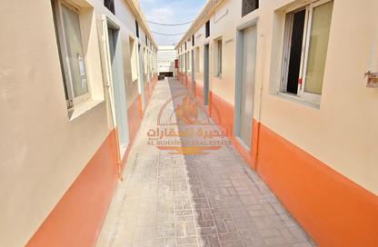 سكن عمال - استوديو - 8 حمامات للايجار في السجع إس - الصجعة - الشارقة
