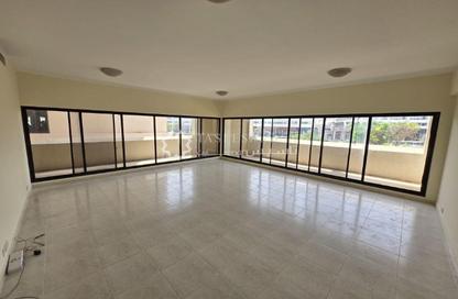 Bungalow - 3 Bedrooms - 2 Bathrooms for rent in Oud Metha - Bur Dubai - Dubai