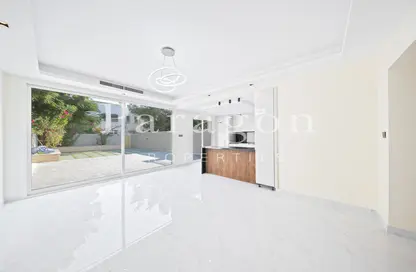 فيلا - 2 غرف نوم - 3 حمامات للبيع في الينابيع 15 - الينابيع - دبي