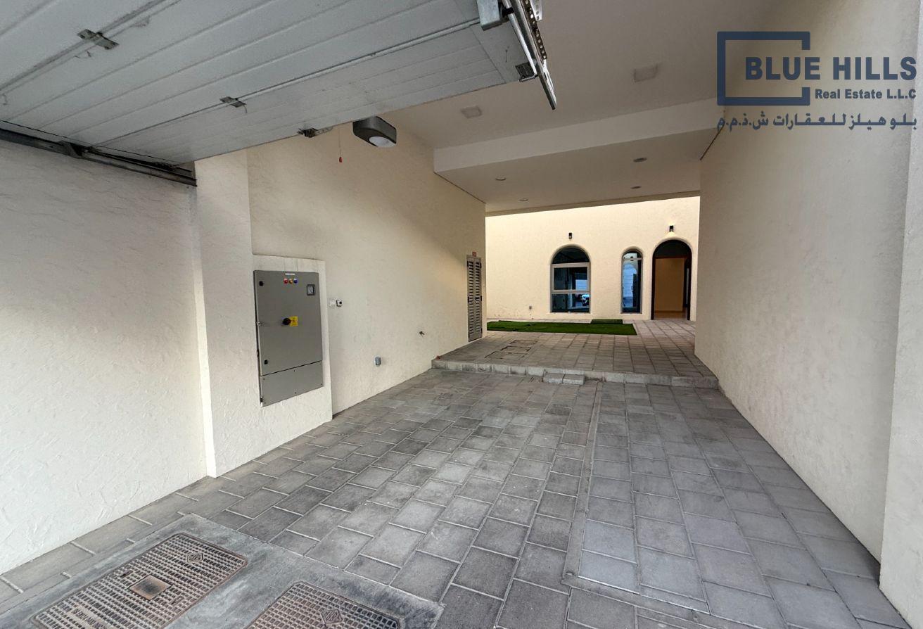 1 Year Old | 4+Maids Room | Free Appliances photo 4