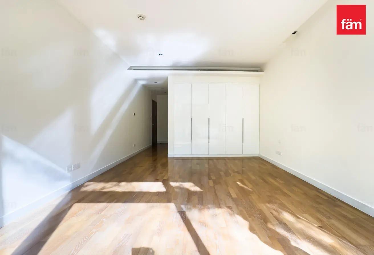 Huge 3 Bedrooms | Prime Location | Luxury photo 6