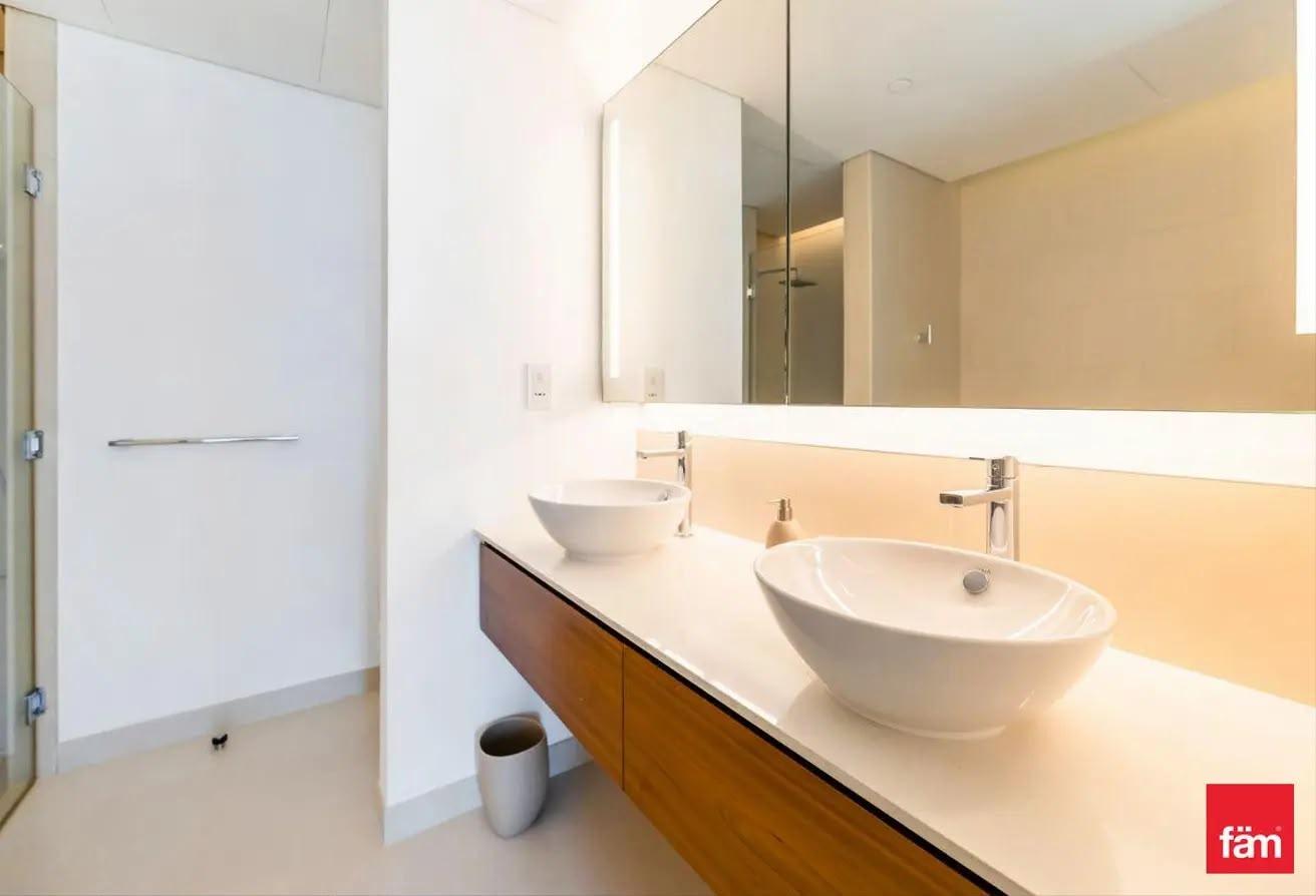Huge 3 Bedrooms | Prime Location | Luxury photo 8