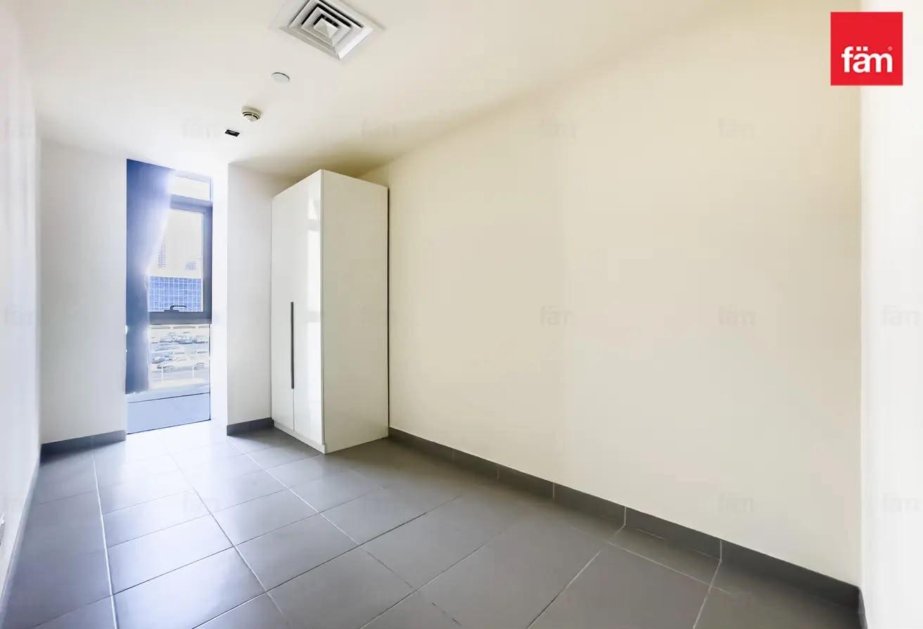 Huge 3 Bedrooms | Prime Location | Luxury photo 4