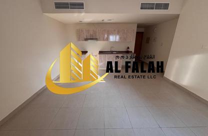 شقة - 1 حمام للايجار في برج حفيت 7 - النهدة - الشارقة شقة - 1 حمام للايجار في برج حفيت 7 - النهدة - الشارقة