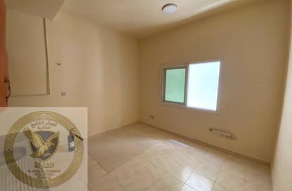 Apartment - Studio - 1 Bathroom for rent in Bu Tina - Al Sharq - Sharjah