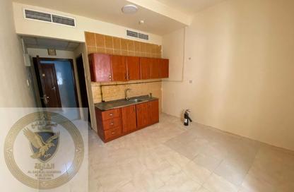 Apartment - Studio - 1 Bathroom for rent in Bu Tina - Al Sharq - Sharjah Apartment - Studio - 1 Bathroom for rent in Bu Tina - Al Sharq - Sharjah