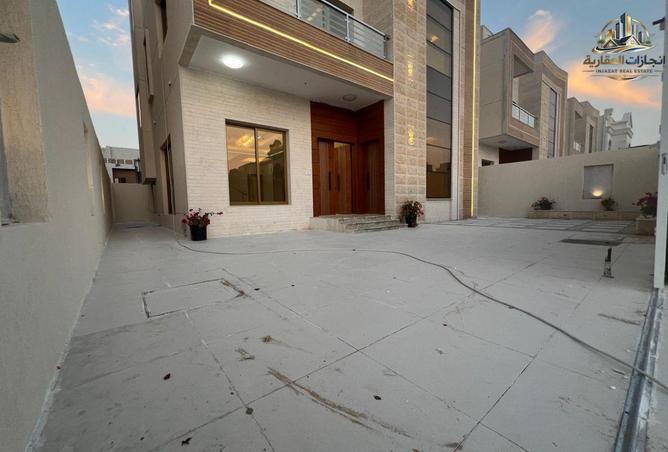 72722353 - Property Image 2