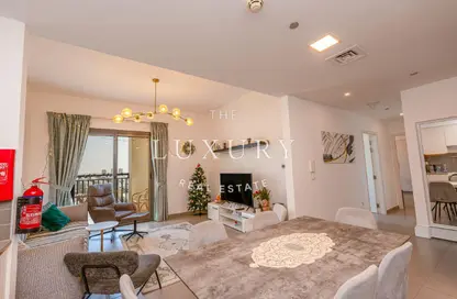 Apartment - 2 Bedrooms - 3 Bathrooms for sale in Hayat Boulevard 2A - Hayat Boulevard 2 - Hayat Boulevard - Town Square - Dubai