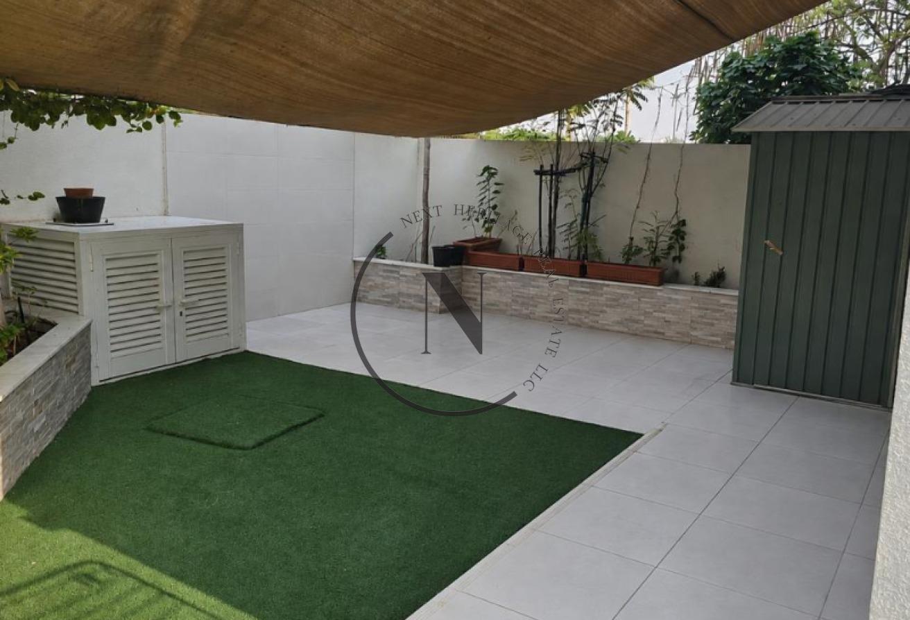 Spacious 3BR + Maid | End Corner | Single Row photo 8