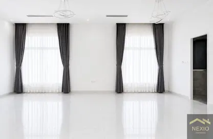 Villa - 4 Bedrooms - 6 Bathrooms for rent in Nad Al Sheba Villas - Nad Al Sheba 3 - Nad Al Sheba - Dubai