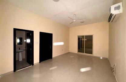 Apartment - 1 - 2 for rent in Al Mowaihat 1 - Al Mowaihat - Ajman