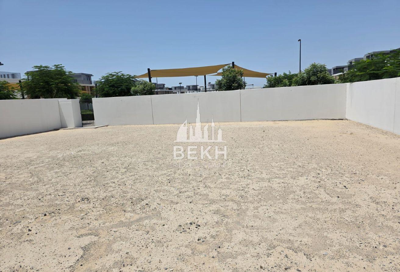 Luxury 5BR Villa | Huge Plot | Prime Location photo 7