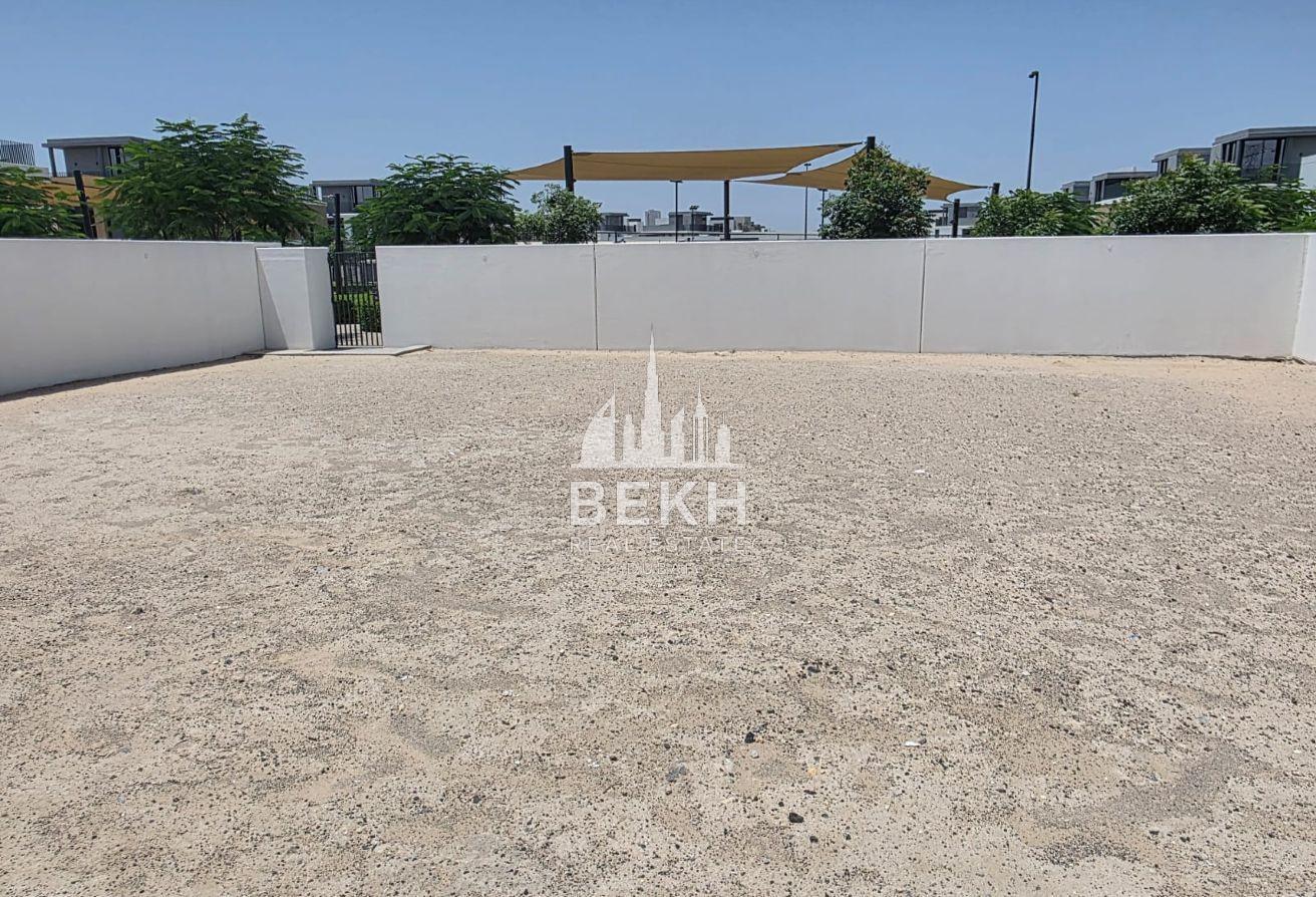 Luxury 5BR Villa | Huge Plot | Prime Location photo 12