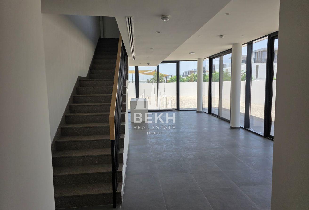 Luxury 5BR Villa | Huge Plot | Prime Location photo 23