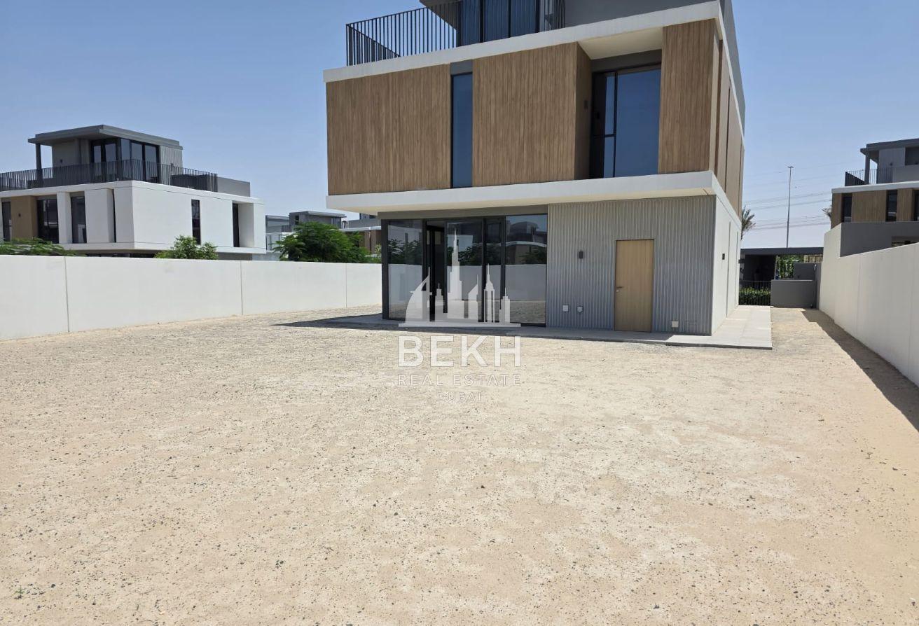 Luxury 5BR Villa | Huge Plot | Prime Location photo 6