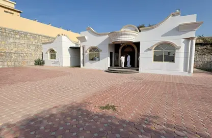 Villa - 4 Bedrooms - 5 Bathrooms for rent in Al Dhait South - Al Dhait - Ras Al Khaimah