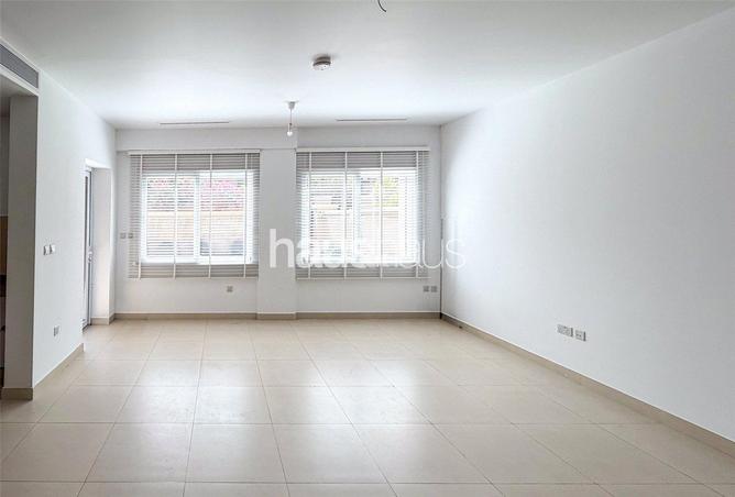 74623602 - Property Image 3