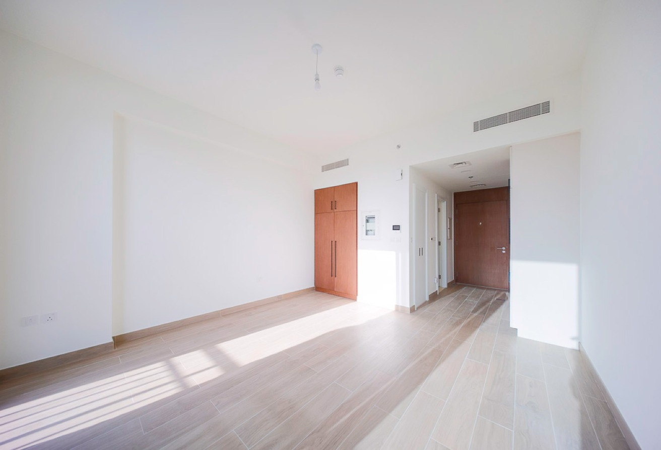 Studio apartment in Holland Gardens, Town Square: 8