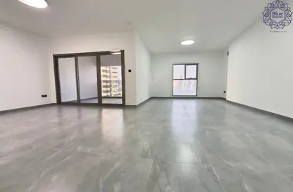 Apartment - 4 Bedrooms - 6 Bathrooms for rent in Riviera Tower - Al Majaz 3 - Al Majaz - Sharjah