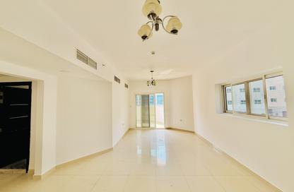 Apartment - 2 - 4 for rent in Muwailih Building - Muwaileh - Sharjah