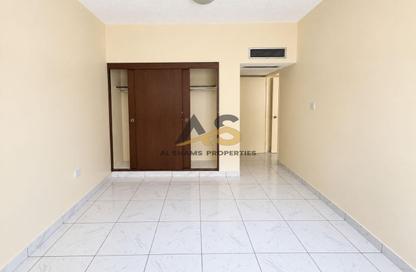 Apartment - 2 - 3 for rent in Golden Sands 1 - Al Mankhool - Bur Dubai - Dubai