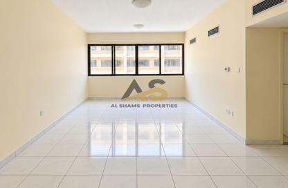 Apartment - 2 - 3 for rent in Golden Sands 1 - Al Mankhool - Bur Dubai - Dubai