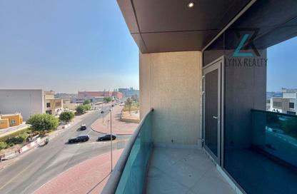 Apartment - 2 - 3 for rent in Airport View Building - Al Garhoud - Dubai
