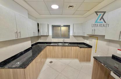 Apartment - 2 - 3 for rent in Airport View Building - Al Garhoud - Dubai