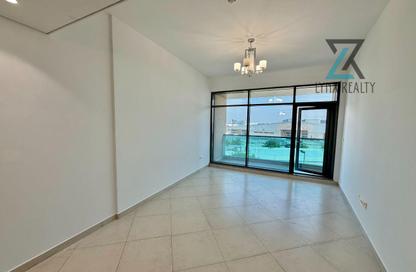 Apartment - 2 - 3 for rent in Airport View Building - Al Garhoud - Dubai