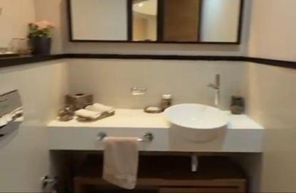 Apartment - 3 Bedrooms - 3 Bathrooms for sale in Sarh Al Emarat Tower - Al Majaz 3 - Al Majaz - Sharjah