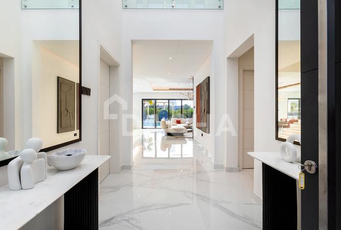 5-bed villa in Cluster 09 — photo 3