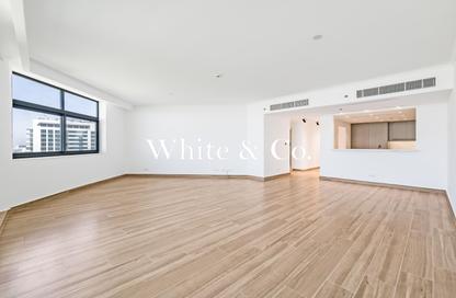 Apartment - 3 Bedrooms - 2 Bathrooms for rent in The Links East Tower - The Links - The Views - Dubai