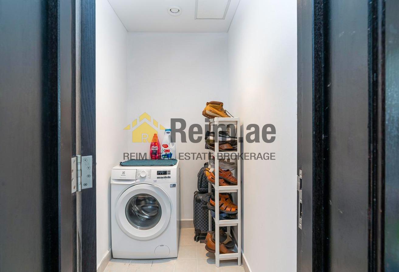 Near Metro | High Floor | Chiller Free photo 14