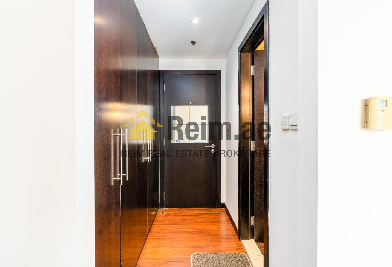 Near Metro | High Floor | Chiller Free photo 17