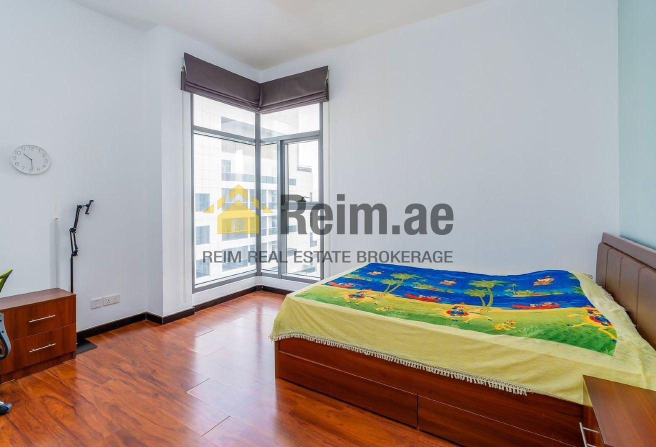 Near Metro | High Floor | Chiller Free photo 7