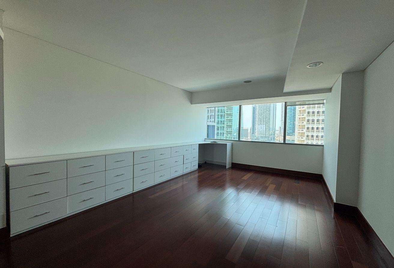 Large 3 Bed Duplex | Maids Room | Balcony photo 15