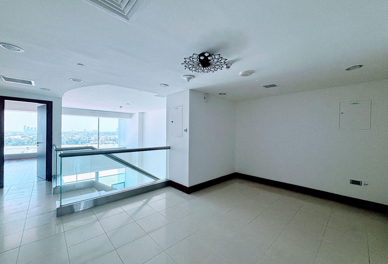 Large 3 Bed Duplex | Maids Room | Balcony photo 8