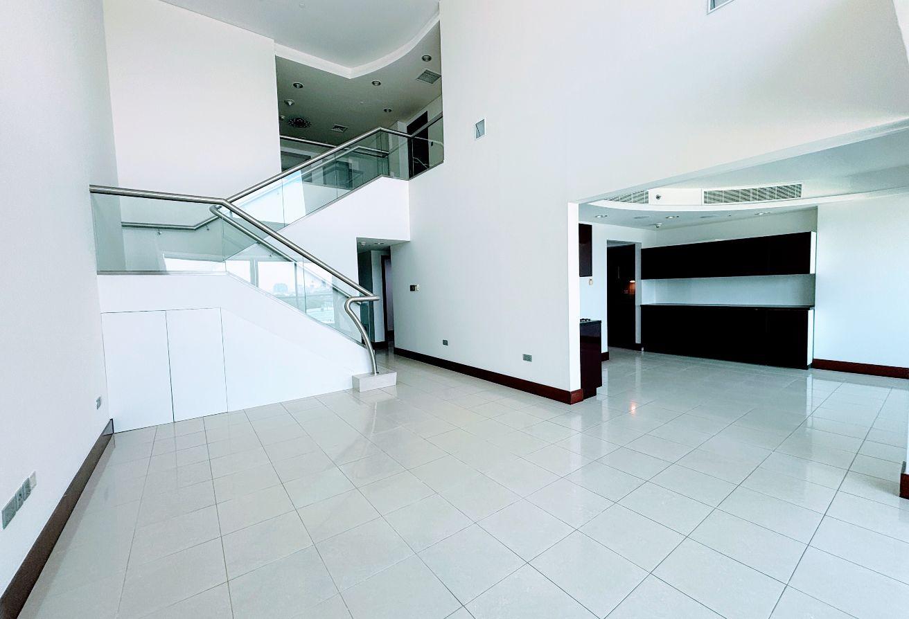 Large 3 Bed Duplex | Maids Room | Balcony photo 3