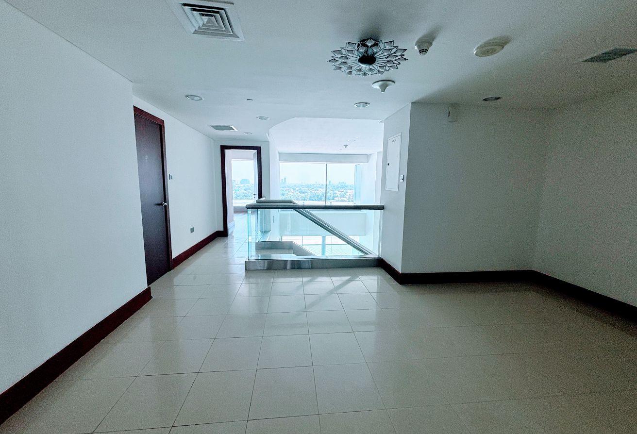 Large 3 Bed Duplex | Maids Room | Balcony photo 10