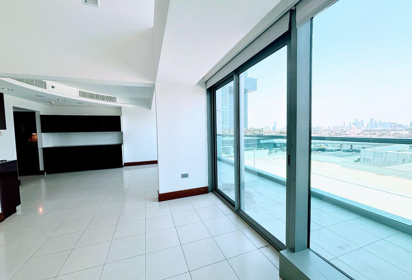 Large 3 Bed Duplex | Maids Room | Balcony photo 6